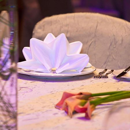 Hotel The Westin Kuala Lumpur Exterior foto A lotus napkin fold