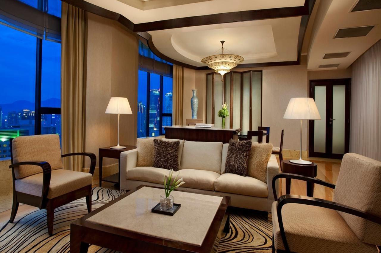 Hotel The Westin Kuala Lumpur Exterior foto A suite at the Westin Nanchang